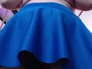 Hairyvaleri  live sex cam