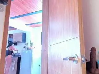 Iriss-25  live sex cam