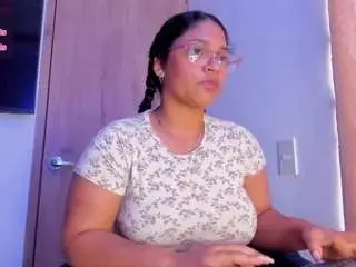 Iriss-25  live sex cam
