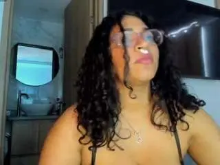 Iriss-25  live sex cam