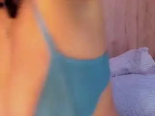 Iriss-25  live sex cam