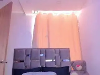 Iriss-25  live sex cam