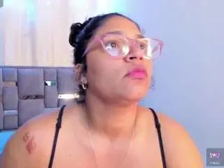 Iriss-25  live sex cam
