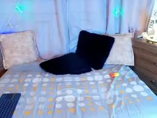 Jade-brunnette  live sex cam