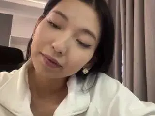 Kierstenmenjes  live sex cam