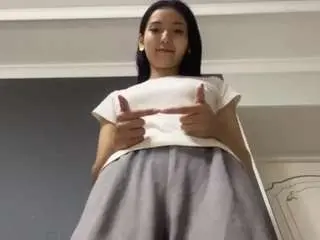 Kierstenmenjes  live sex cam