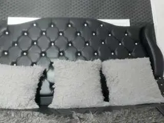 Samanthamiller8  live sex cam