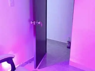 Brianna-swann  live sex cam