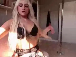 Bettybad  live sex cam