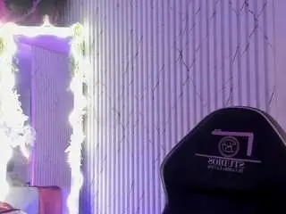 Naomy-tay  live sex cam