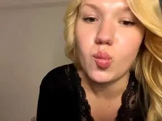 Lienguillereault  live sex cam