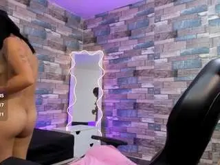 Amhira-tay  live sex cam