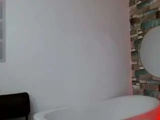 Amhira-tay  live sex cam