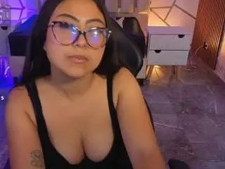 Amhira-tay  live sex cam