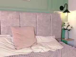 Debonyrose  live sex cam