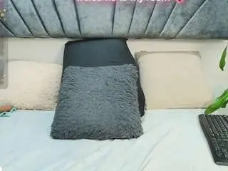 Lily-meghan  live sex cam