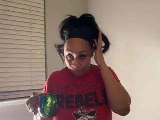 Missprettypocahontas  live sex cam