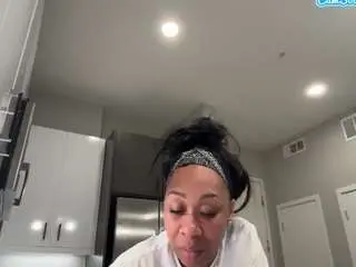 Missprettypocahontas  live sex cam
