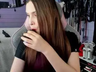 Mistresspriest  live sex cam