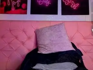 Tanishaluxxx  live sex cam