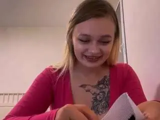 Carynuxoll  live sex cam