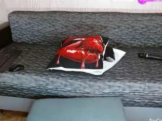 Lindaernestine  live sex cam