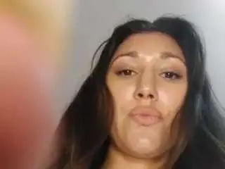 Lindaernestine  live sex cam