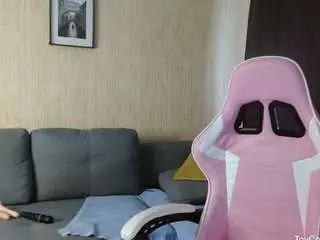 Lindaernestine  live sex cam