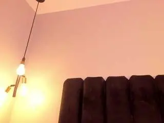 Abigail-bolton  live sex cam