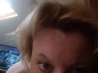 Hotmesscallmebaby  live sex cam