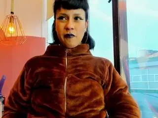 Valkiria-wiine  live sex cam