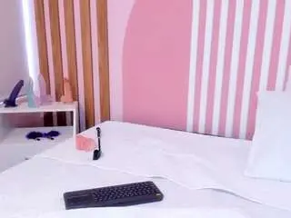 Valkiria-wiine  live sex cam