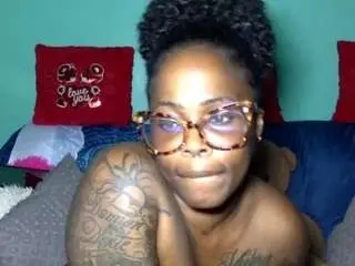 Creamyamber69  live sex cam
