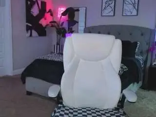 Iamtattedqueen  live sex cam