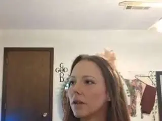 Cuteycourtney  live sex cam