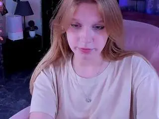 Karambamoon  live sex cam