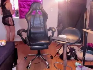 Liz-grettel  live sex cam