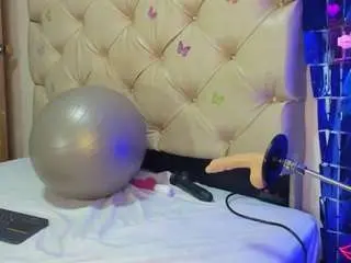 Violeetta-1  live sex cam