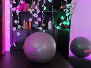 Violeetta-1  live sex cam