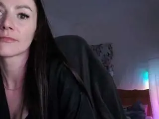 Britneydivin  live sex cam