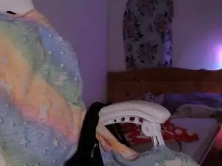 Britneydivin  live sex cam