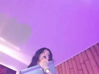 Emmywilliams  live sex cam