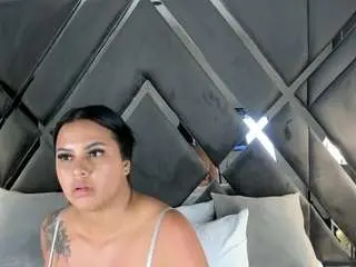 Mia-evansx  live sex cam