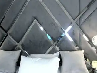 Mia-evansx  live sex cam