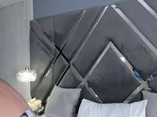 Mia-evansx  live sex cam