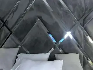 Mia-evansx  live sex cam