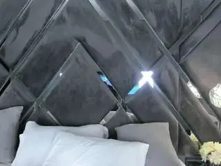 Mia-evansx  live sex cam