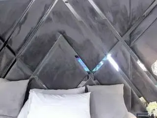 Mia-evansx  live sex cam