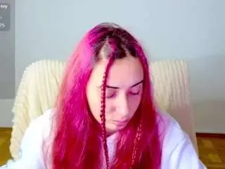 Renesmie  live sex cam