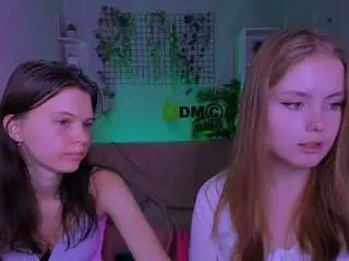 Helena-so-shyy  live sex cam